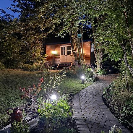Tranquil Spot Shepherds Hut Cinderford Exterior foto